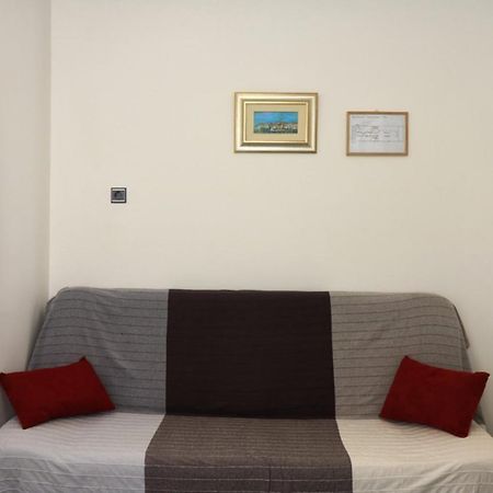 Apartmani Mikin Betina  Exterior photo
